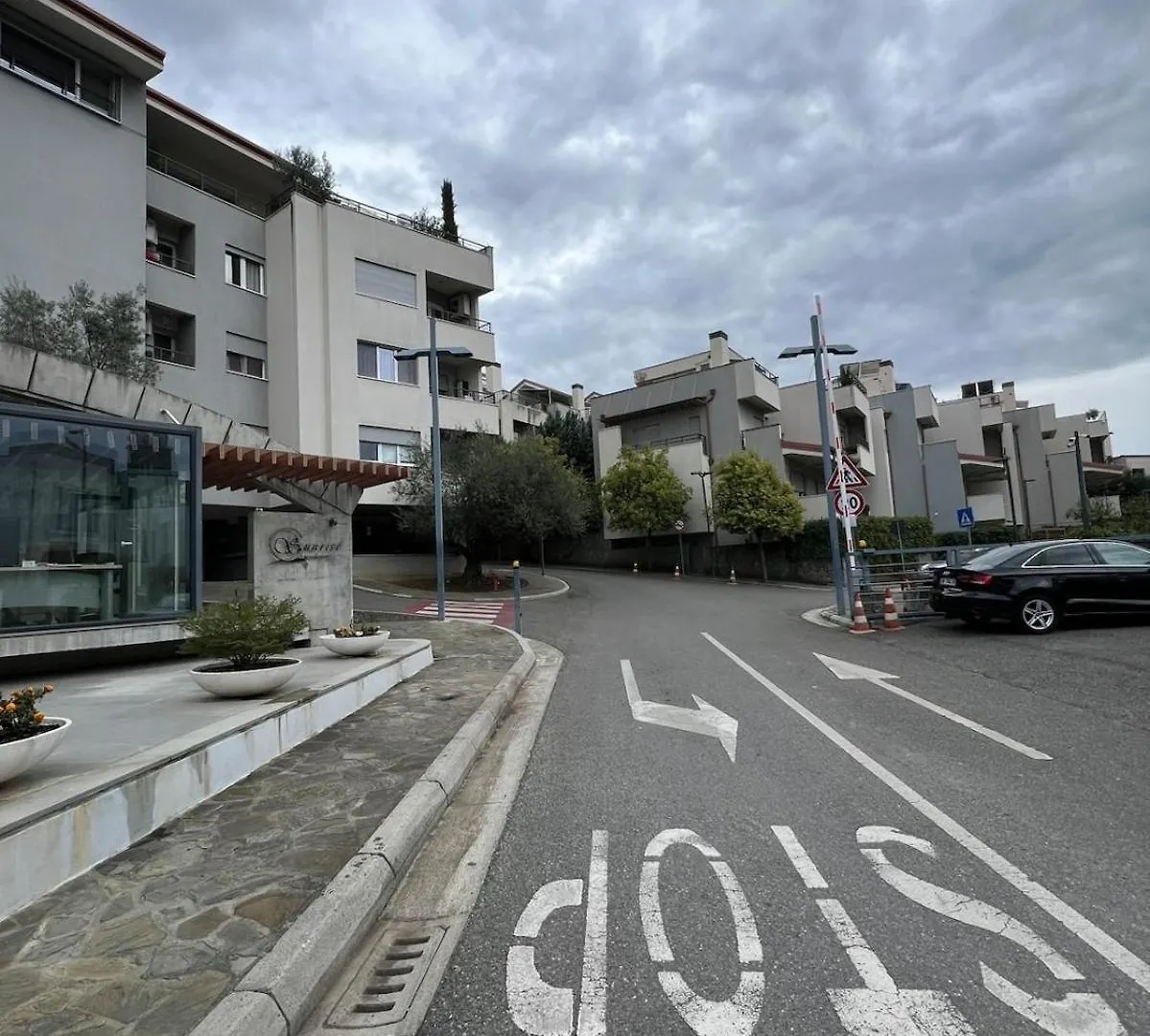 טיראנה Luxury Stay Surrounded By Nature 0*,